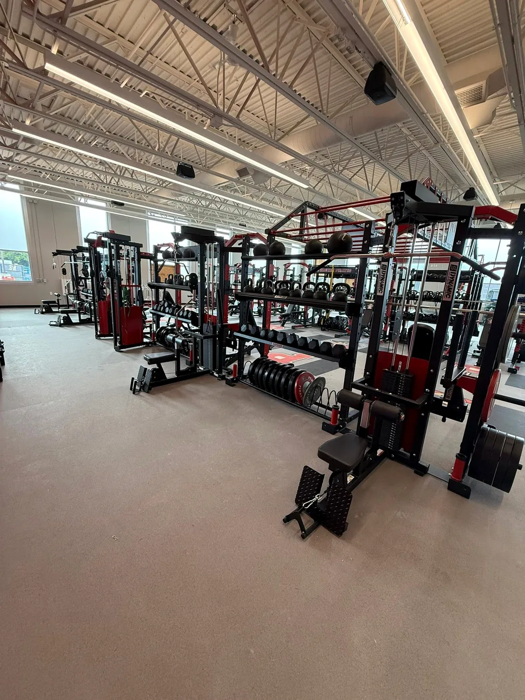 Cable station and plate storage on a commercial training floor